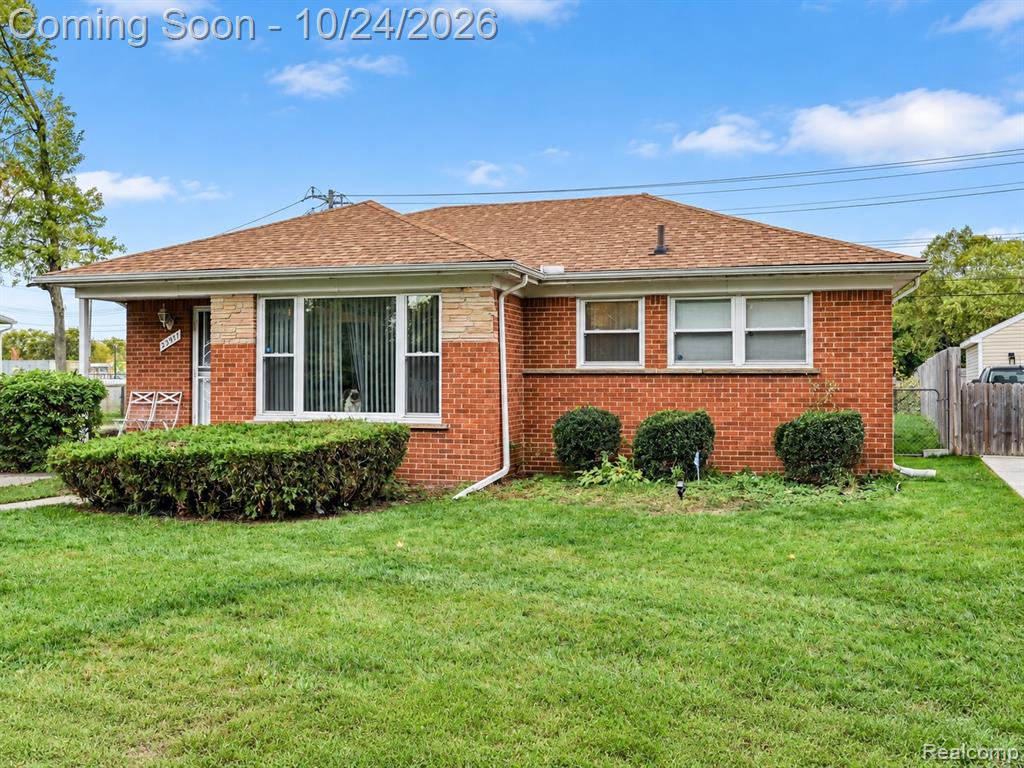 23911 Westhampton Street, Oak Park, MI 48237