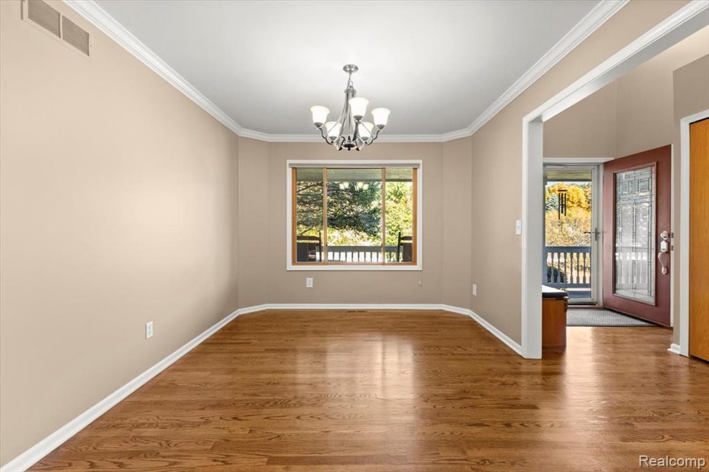 9755 Forest Ridge Drive, Clarkston, MI 48348 — Photo 22