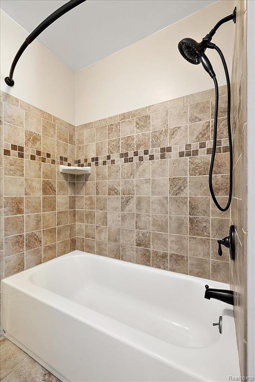 2066 Teaneck Circle, Wixom, MI 48393 — Photo 28