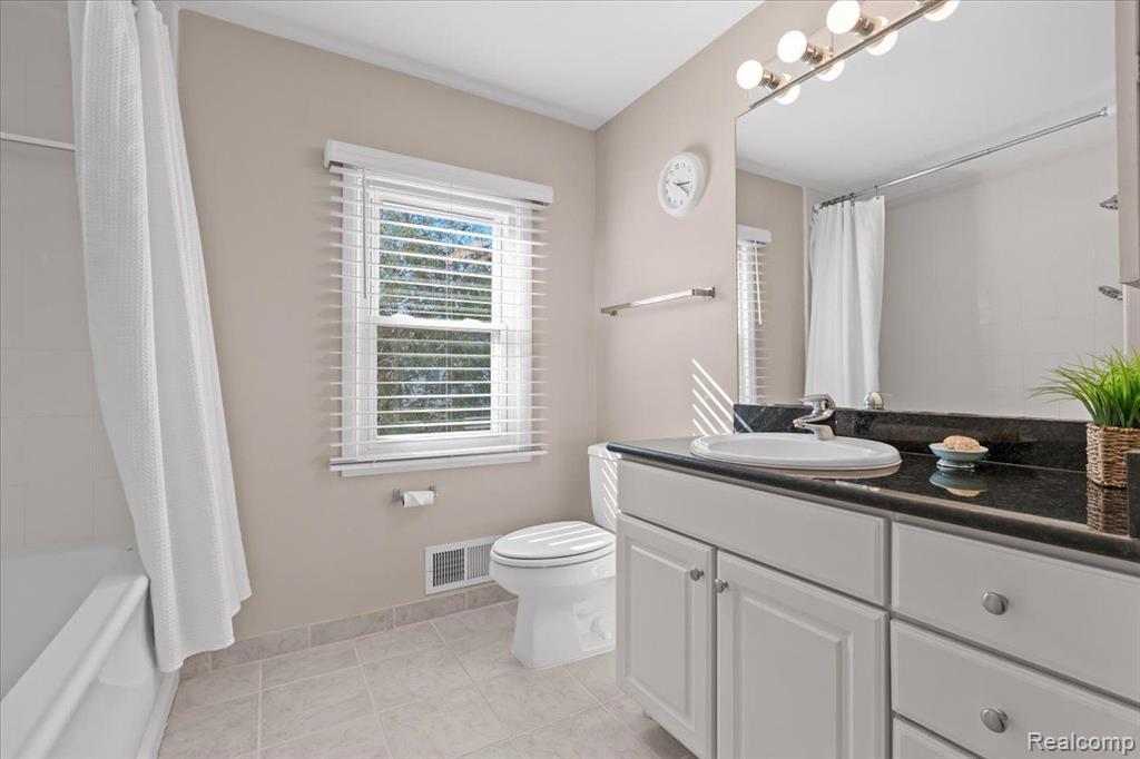 5888 RED COAT Lane, West Bloomfield, MI — Photo 30
