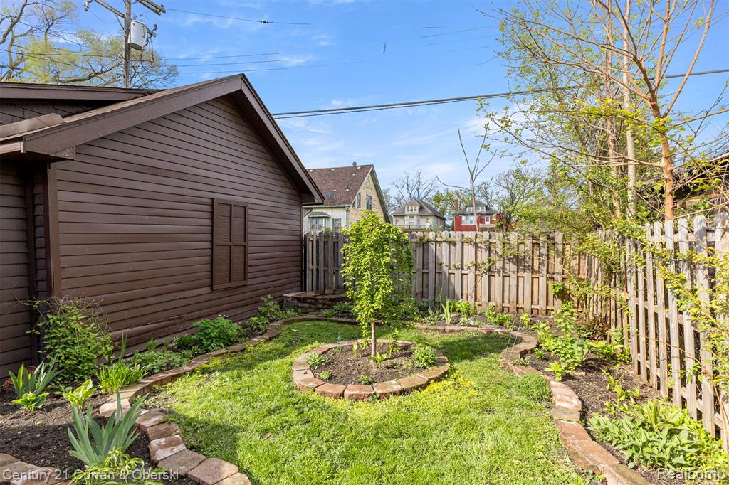 4815 Iroquois Street, Detroit, MI 48214 — Photo 49