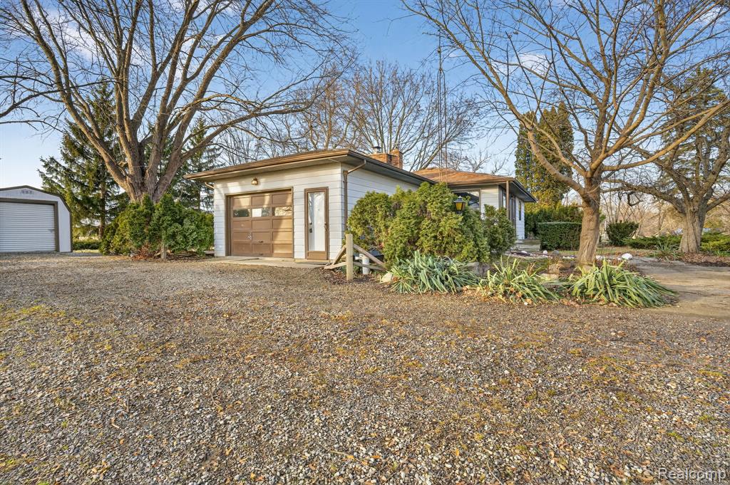 1397 N Seymour Road, Flushing, MI 48433 — Photo 3