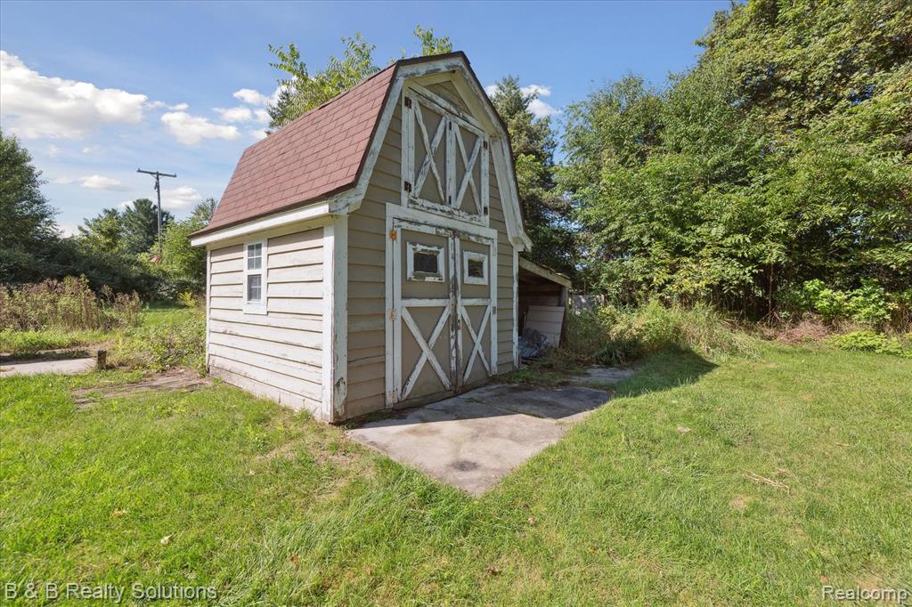 5159 Millis Road, North Branch, MI 48461 — Photo 31