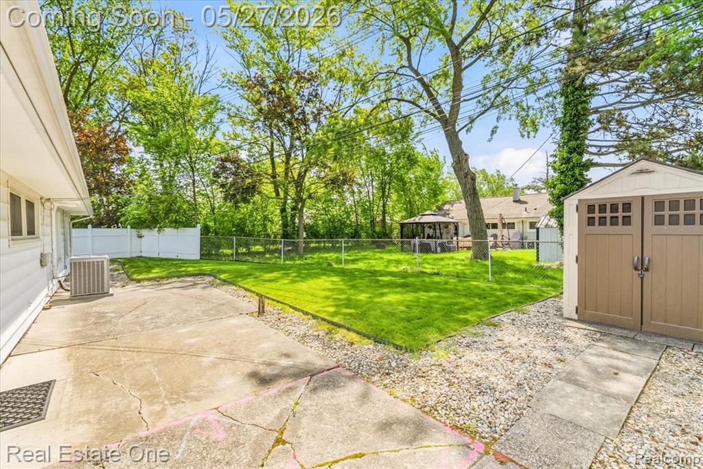 29737 Brandt Court, Garden City, MI — Photo 4