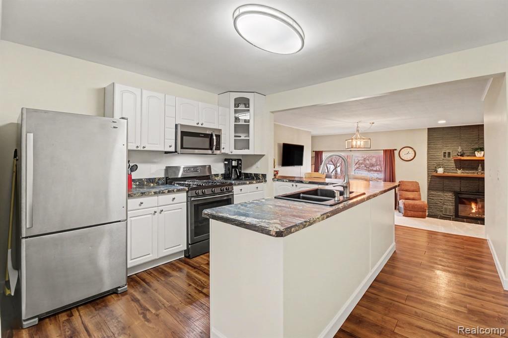 768 Pleasant Ridge, Lake Orion, MI 48362 — Photo 16