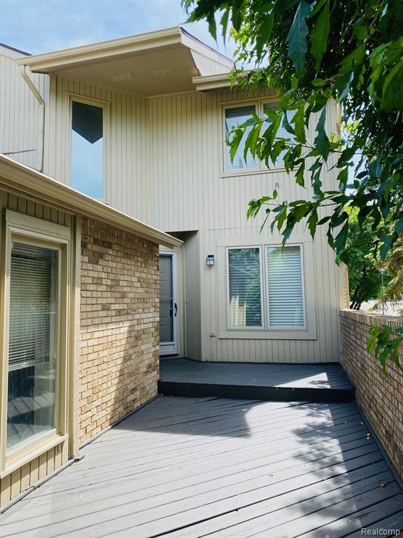 4038 Foxpointe Drive, West Bloomfield, MI 48323 — front exterior