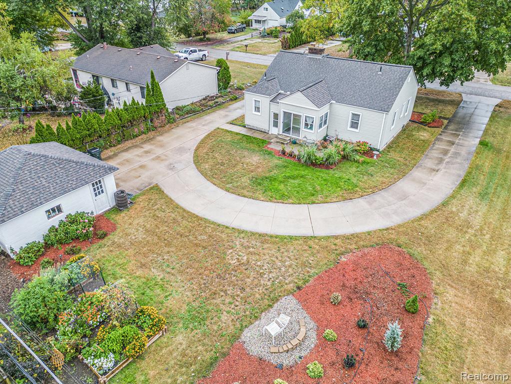 8077 Janis Street, Shelby Twp, MI 48317 — Photo 3