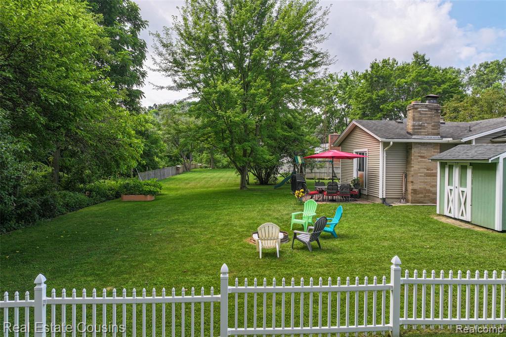 8419 Belle Bluff Drive, Grand Blanc, MI 48439 — Photo 31