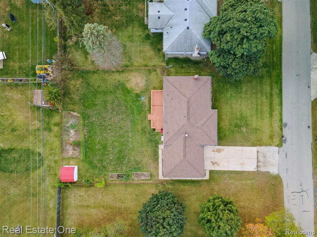 2436 Woodlawn Street, Wolverine Lake, MI 48390 — Photo 57