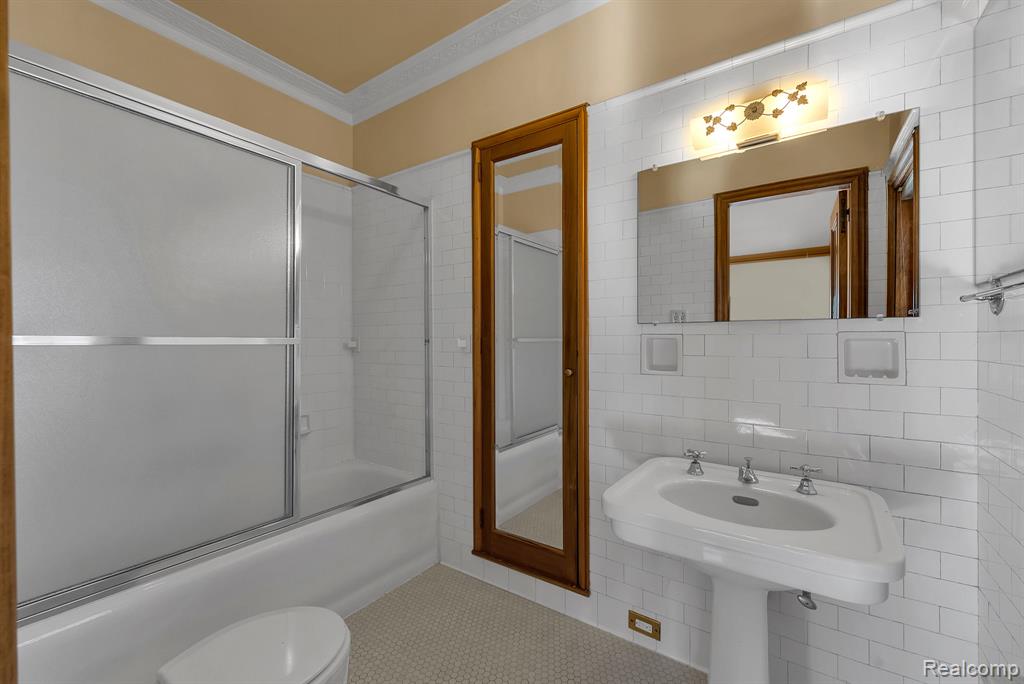 16761 E Jefferson Avenue, Grosse Pointe, MI 48230 — Photo 57
