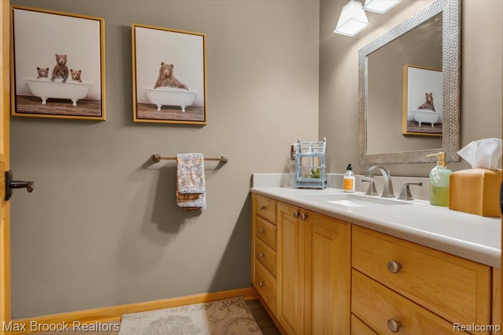 5970 Lynne Hollow Drive, Commerce Twp, MI 48382 — Photo 25