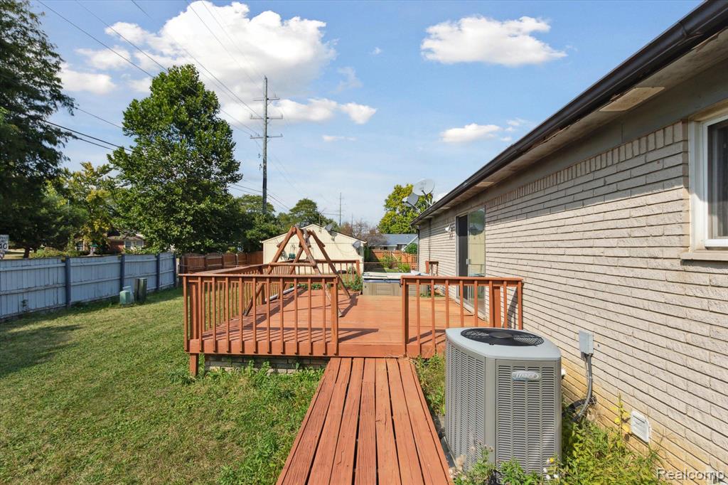 44359 REGIS, Canton, MI 48187 — Photo 17