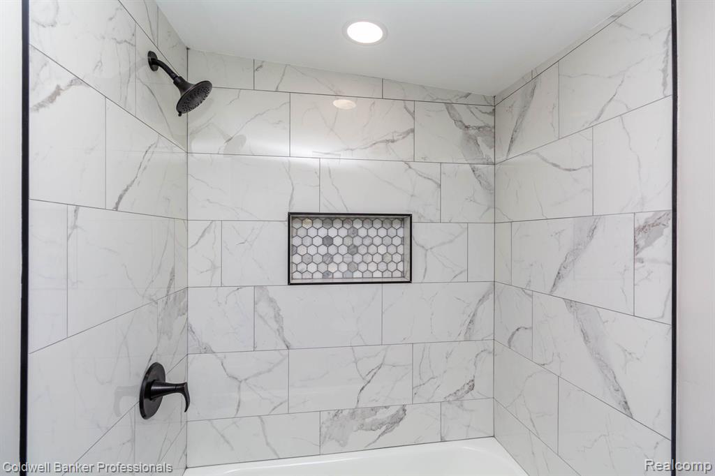 8237 PACKARD Avenue, Warren, MI 48089 — Photo 26