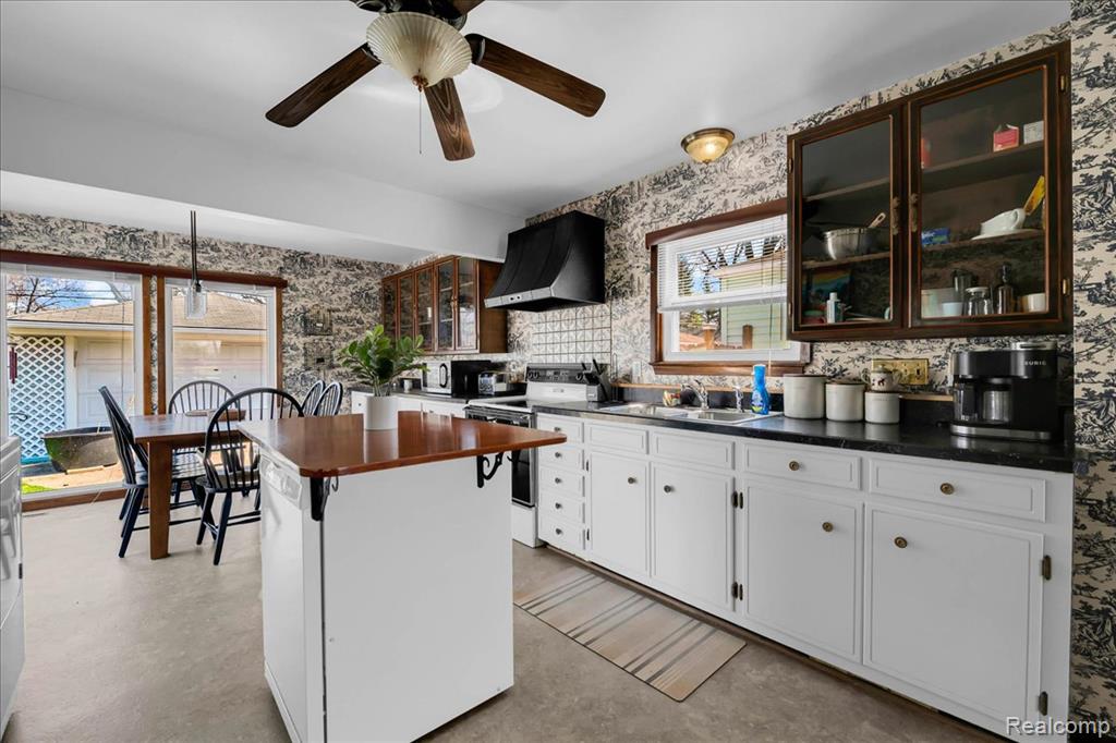 4663 Mayfair Street, Dearborn Heights, MI 48125 — Photo 10
