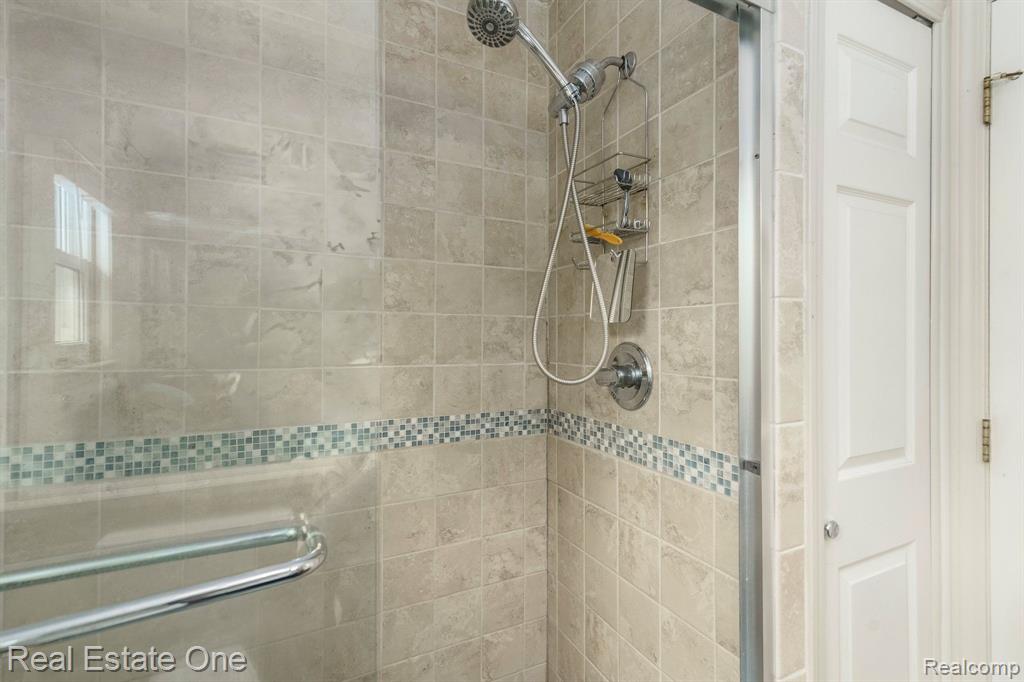 4067 HIGHVIEW, Waterford, MI 48329 — Photo 34