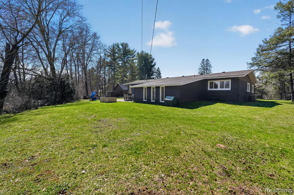 871 Windemere Drive, Brighton, MI 48114 — Photo 28