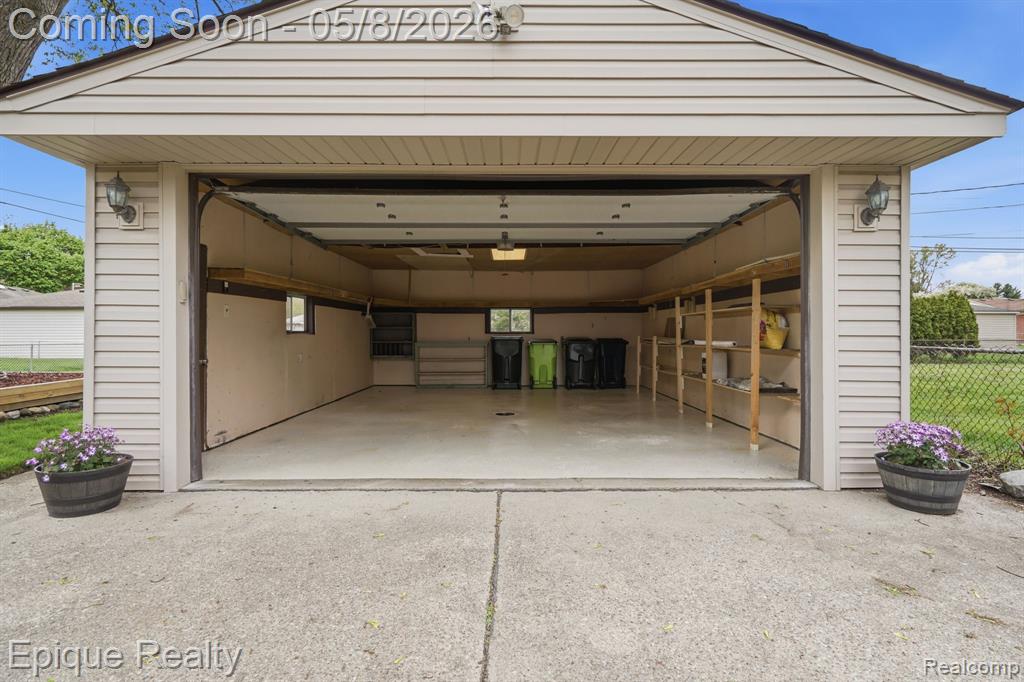 8737 Shannon Drive, Sterling Heights, MI 48314 — Photo 31