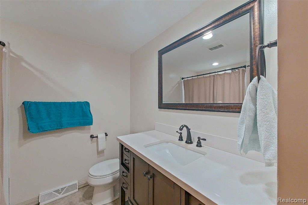 5920 CAMPBELL CORNERS Drive, Howell, MI 48855 — Photo 16
