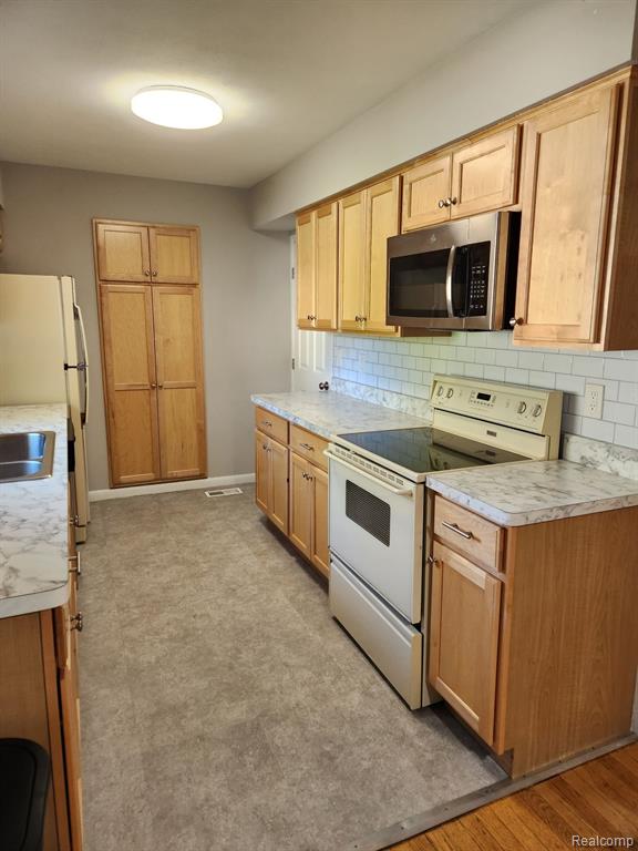 501 VIRGINIA Avenue, East Lansing, MI 48823 — Photo 4