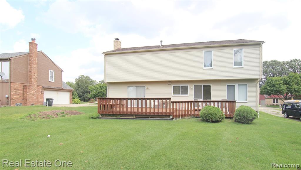 5590 GREENBRIAR Drive, West Bloomfield, MI — Photo 3