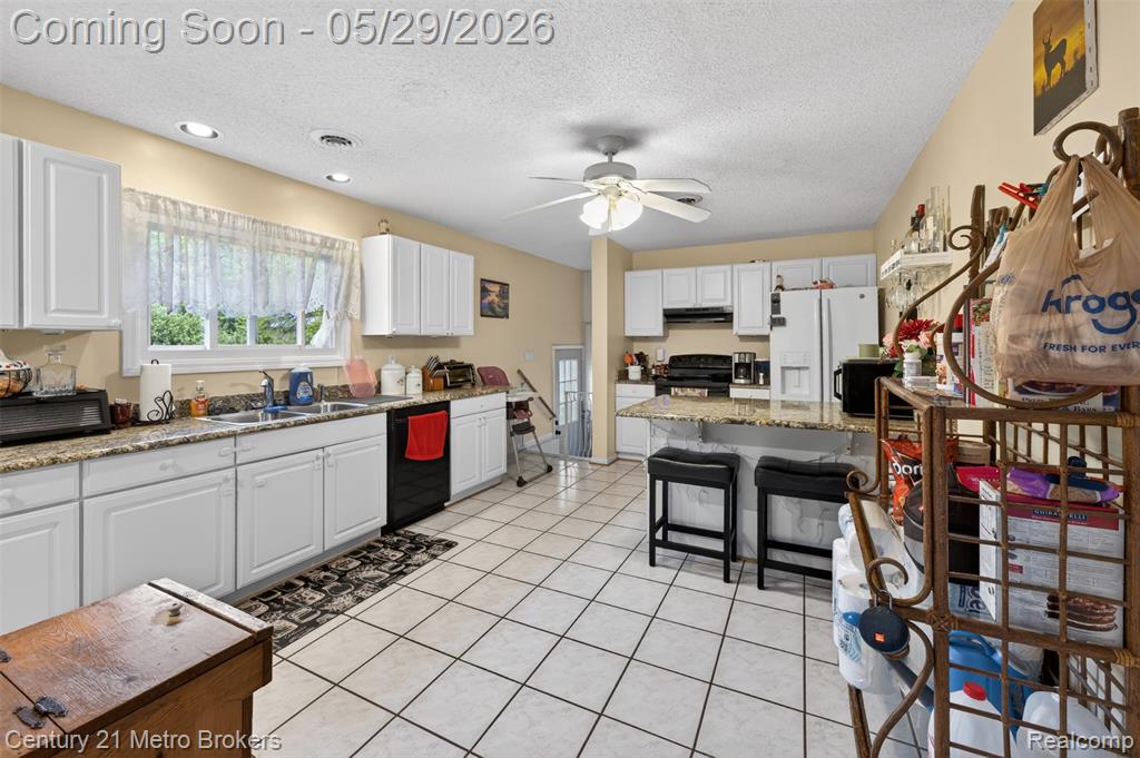 985 S Park Street, Highland, MI 48356 — Photo 27