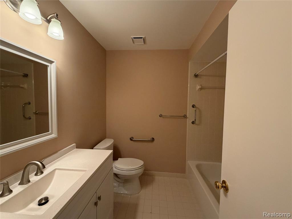 5220 W Utica Road, Utica, MI 48317 — Photo 18
