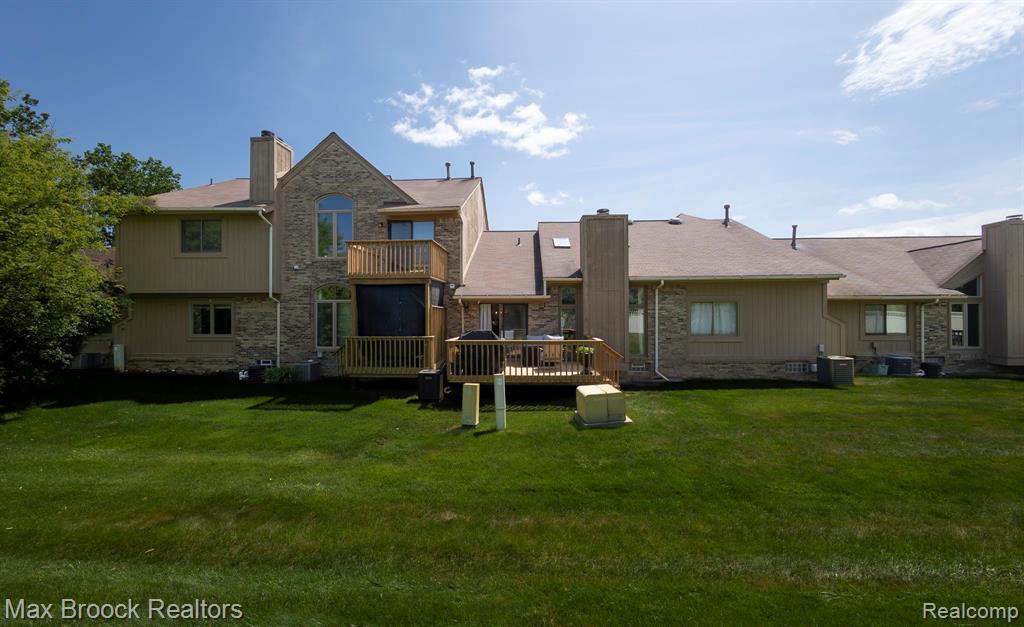6606 Westbrooke Court, West Bloomfield, MI — Photo 4