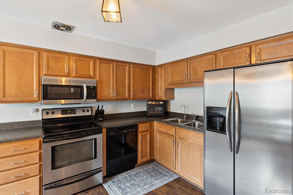 6279 Woodsdale Drive, Grand Blanc, MI 48439 — Photo 13