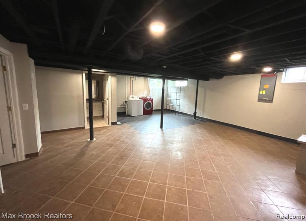 7980 BILLINGHAM Road, West Bloomfield, MI 48324 — Photo 12