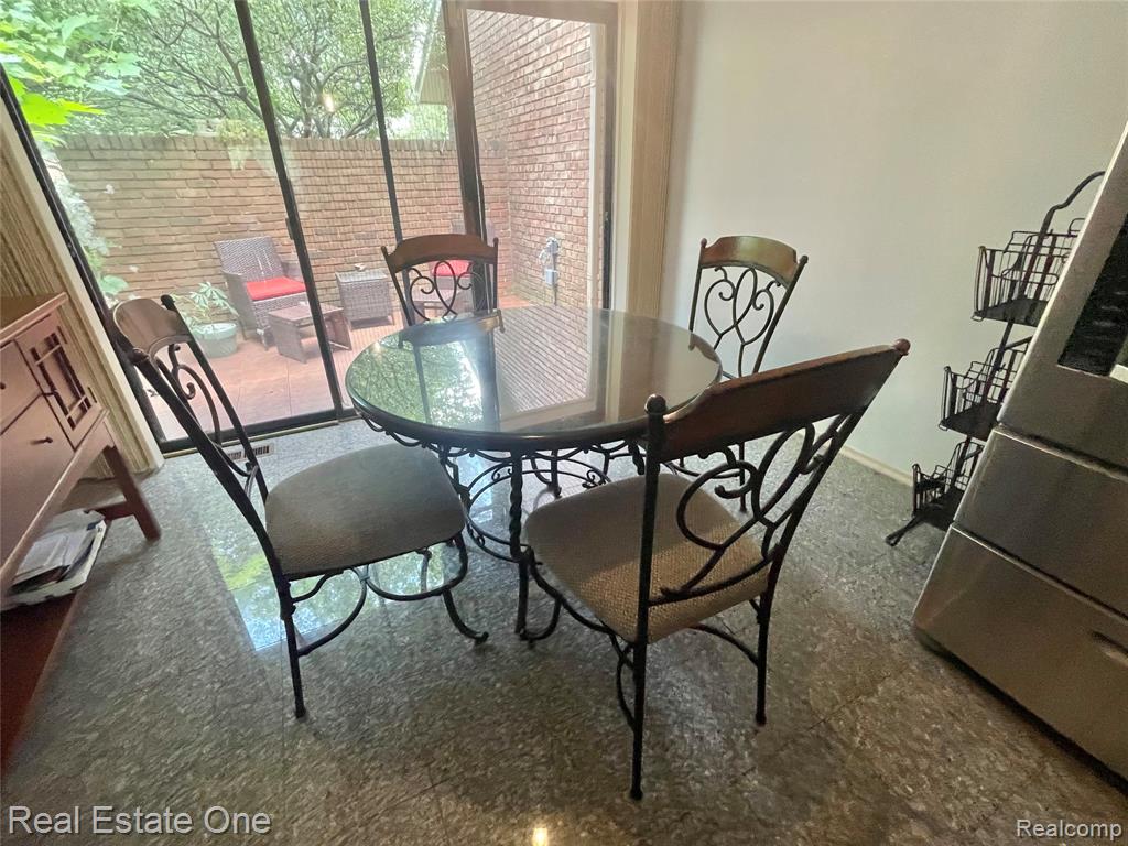 5521 WALNUT Circle W, West Bloomfield, MI — Photo 10