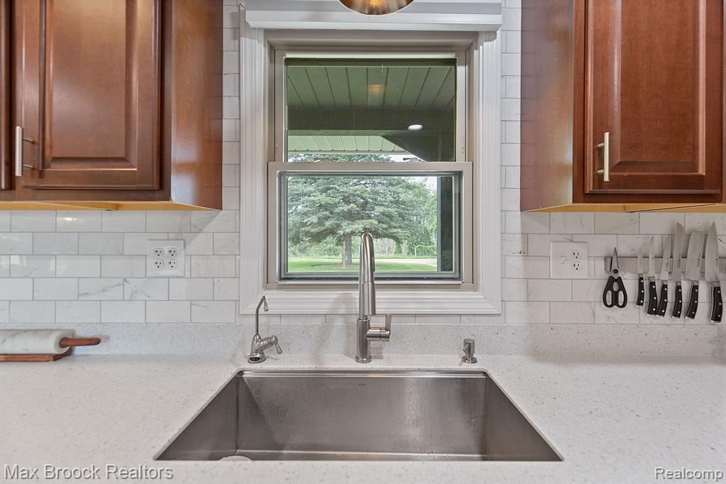 5790 JEFFERSON Road, North Branch, MI 48461 — Photo 9