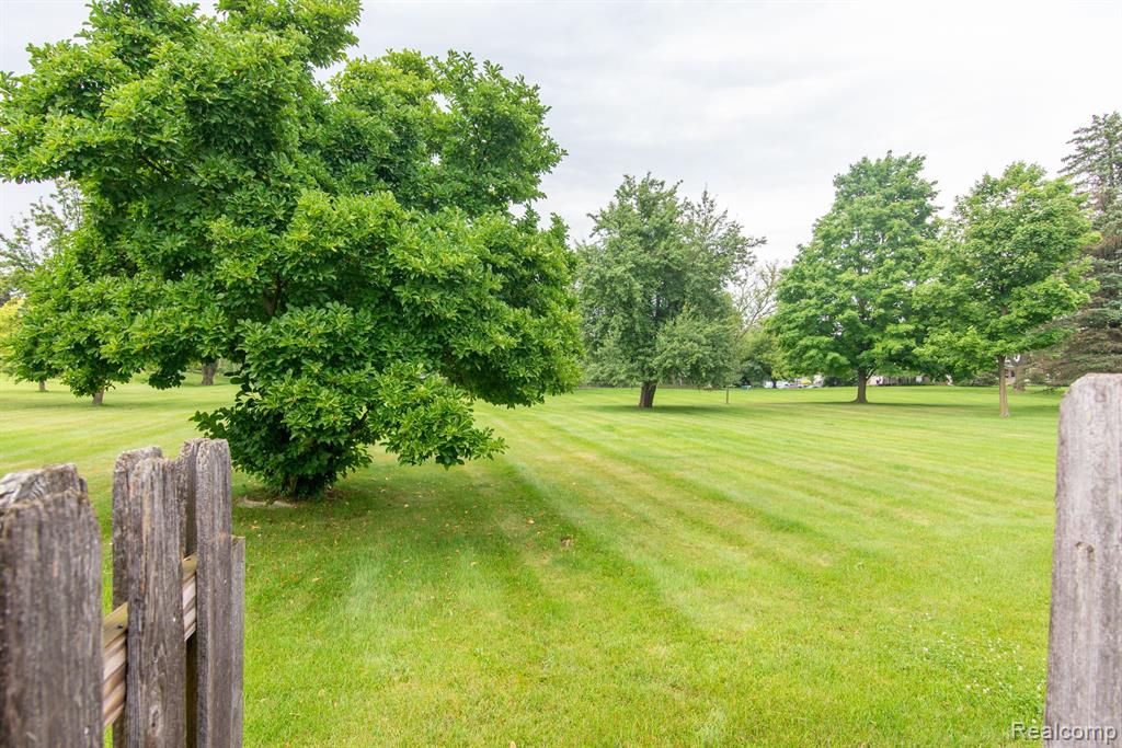 19947 SCHOOLHOUSE, Northville, MI 48167 — Photo 26