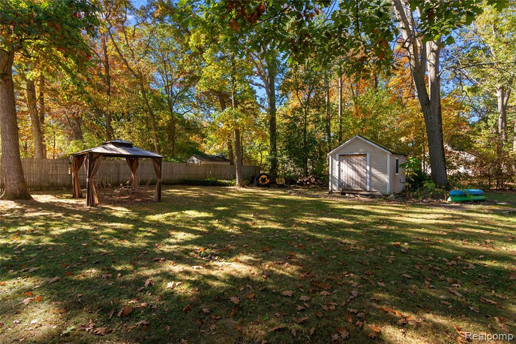 4209 Laforest Drive, Waterford, MI 48329 — Photo 27