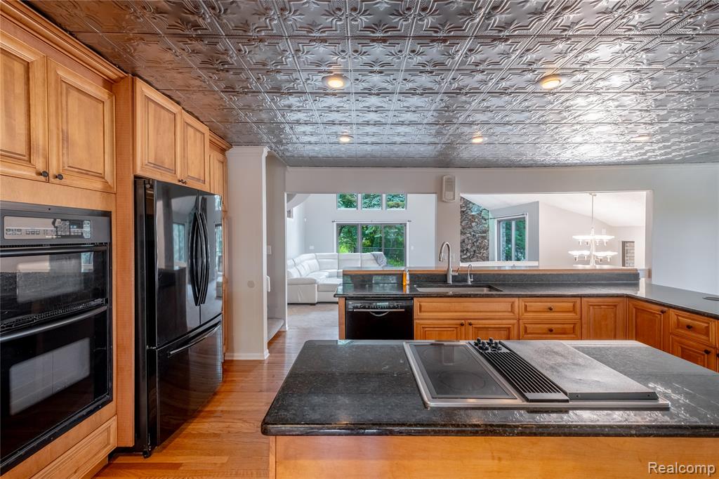 6576 Balmoral Terrace, Clarkston, MI — Photo 11