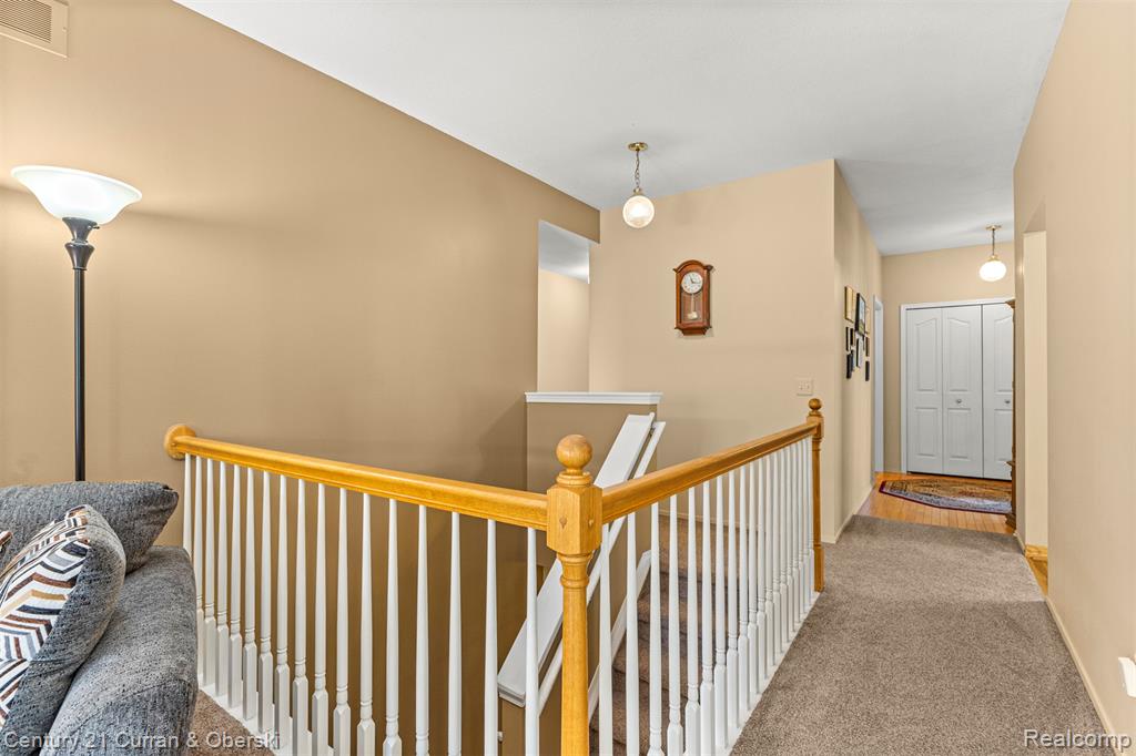 698 Ravencrest Lane, Westland, MI — Photo 13