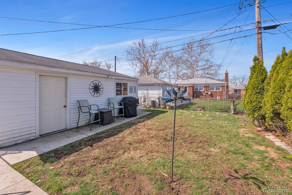 8701 Glengary Street, Dearborn Heights, MI 48127 — Photo 23