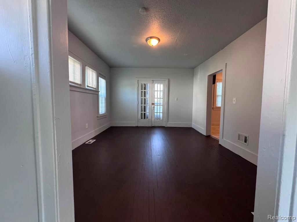 2474 Fullerton Street - Photo 3