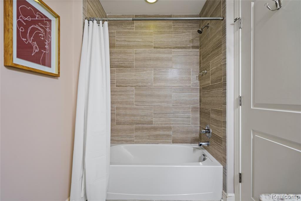 800 N Dorchester Avenue, Royal Oak, MI 48067 — Photo 24