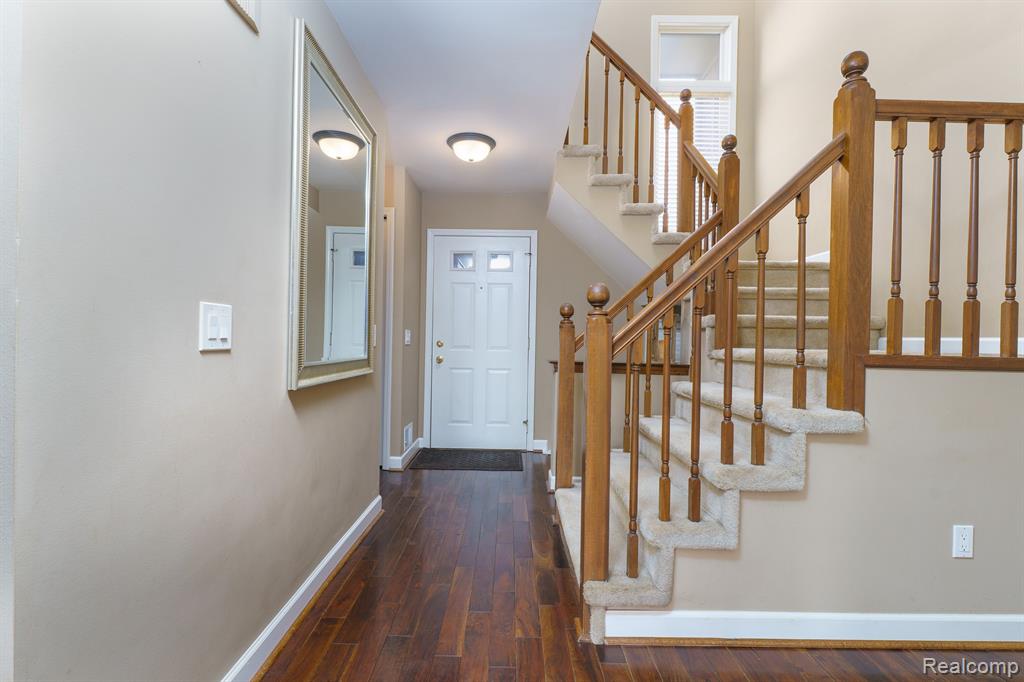 42033 SARATOGA Circle, Canton, MI 48187 — Photo 3