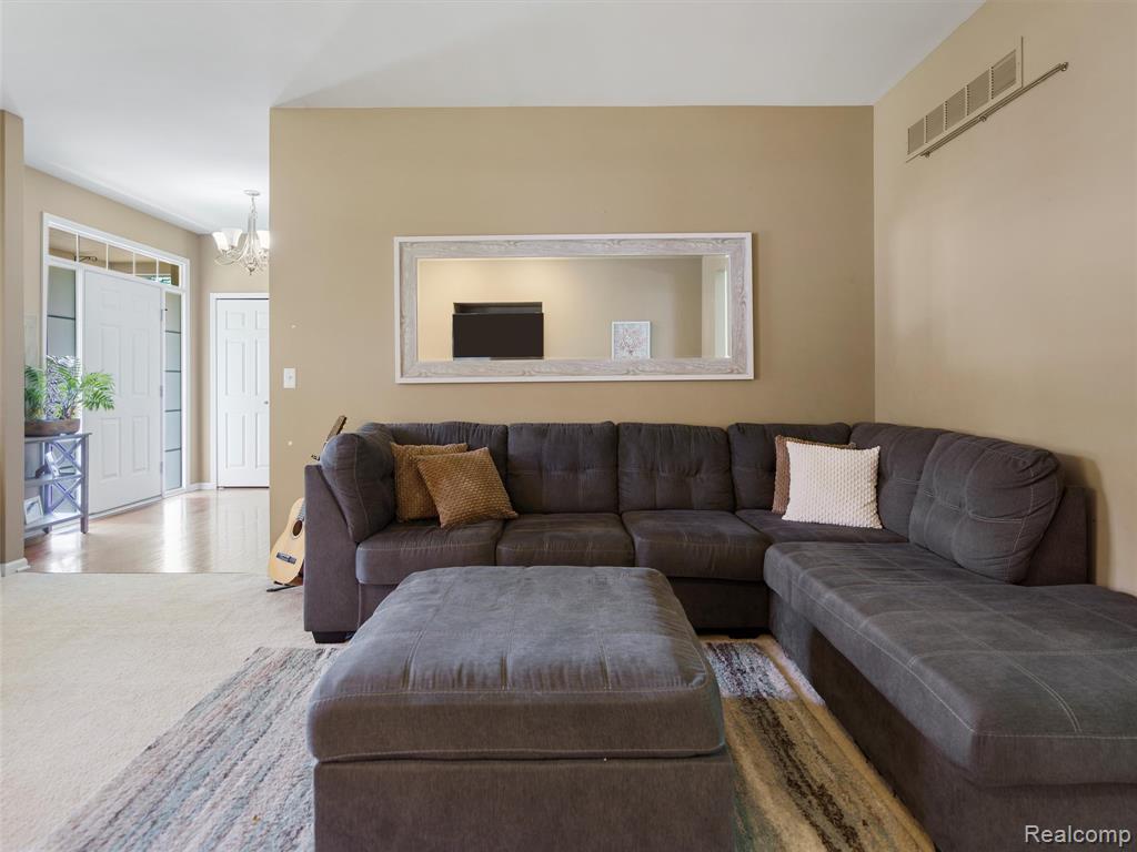 428 Newton Court, Lake Orion, MI 48362 — Photo 12