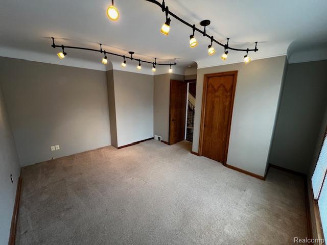 451 MAISON Road, Grosse Pointe Farms, MI 48236 — Photo 8