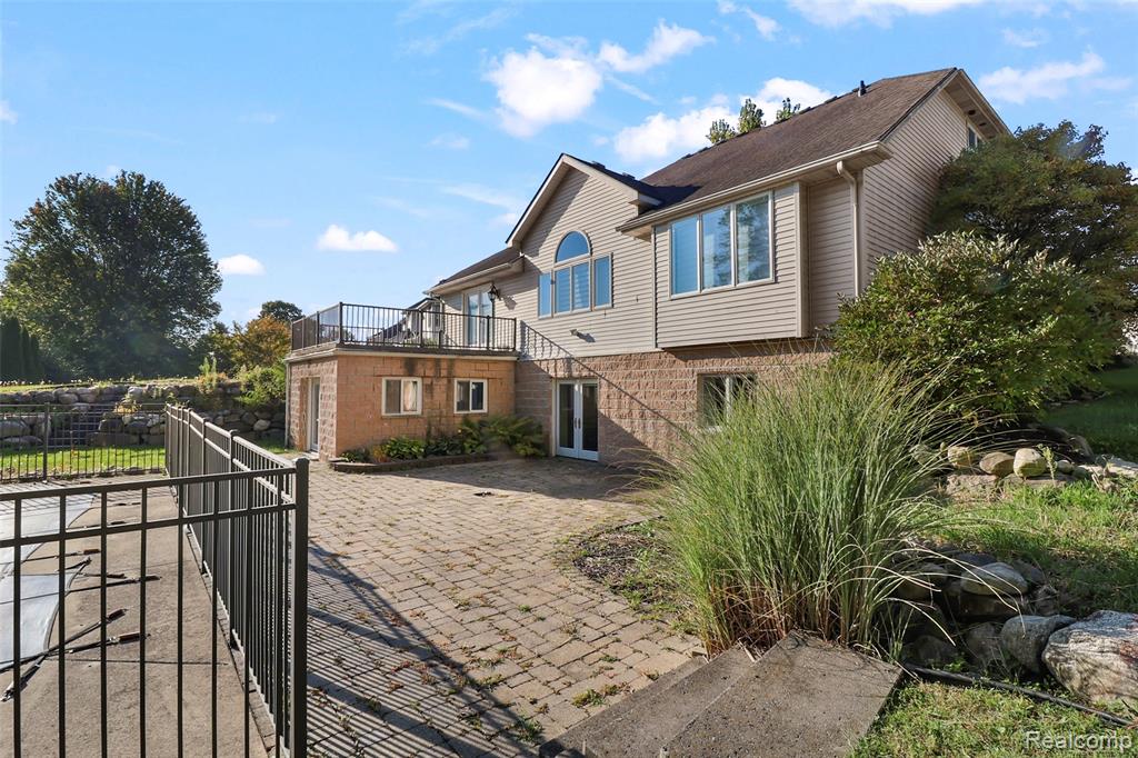 1075 Long Leaf Court, Brighton, MI 48116 — Photo 43