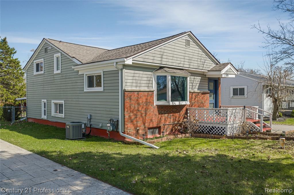 5404 Drayton Road, Clarkston, MI — Photo 24