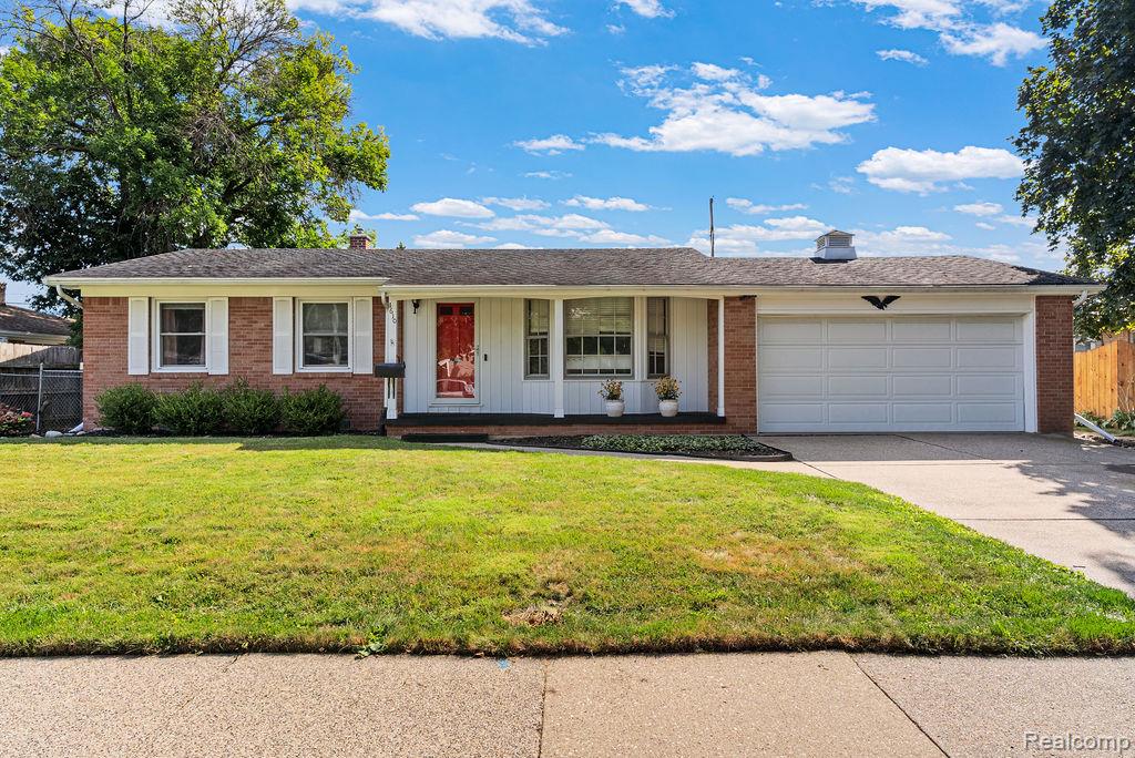 1610 Ravenswood Drive, Lansing, MI 48917 — Photo 3