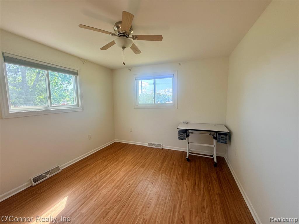 1930 GRATIOT BLVD, Marysville, MI 48040 — Photo 8