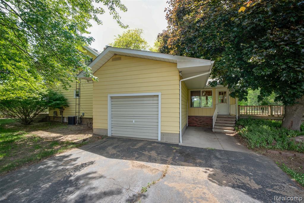 607 E King Street, Corunna, MI 48817 — Photo 5