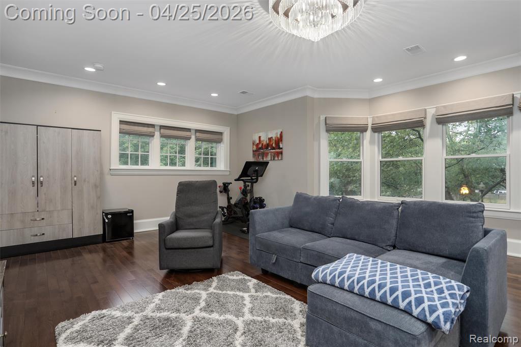 658 Pallister, Detroit, MI 48202 — Photo 32