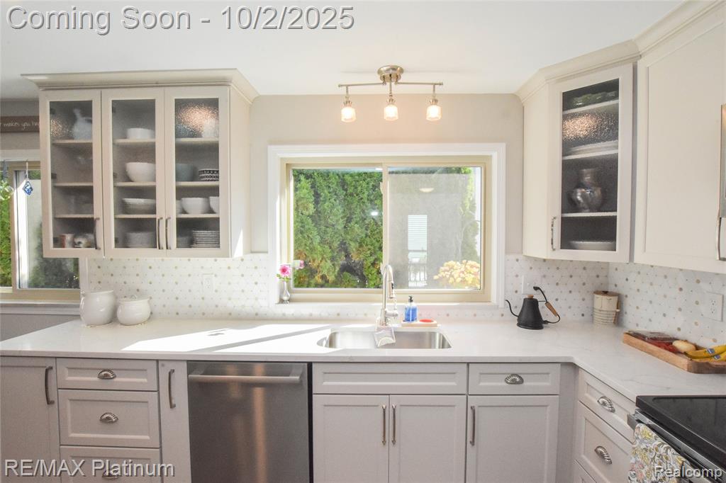 8426 Cooley Beach Drive, White Lake, MI — Photo 7