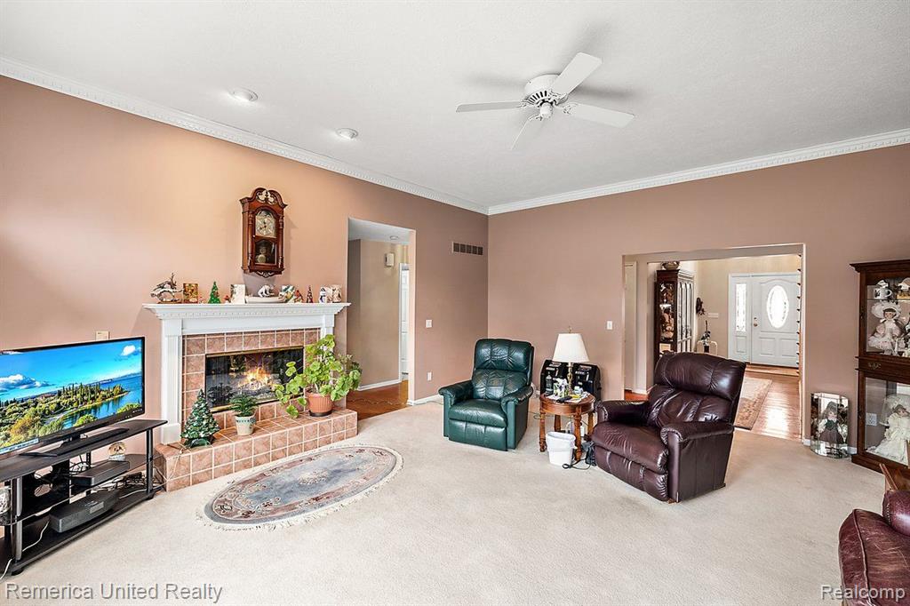 686 W CALEDONIA Street, Howell, MI 48843 — Photo 31
