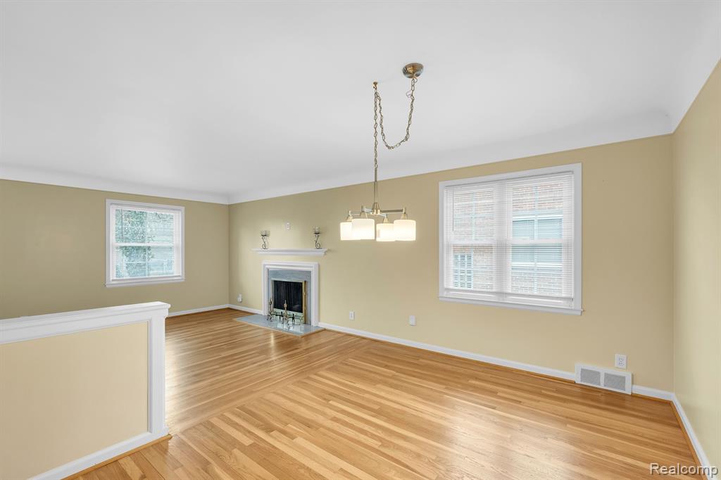 857 HARCOURT Road, Grosse Pointe Park, MI 48230 — Photo 15